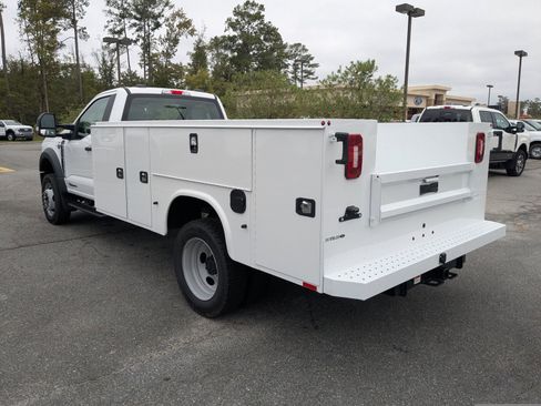New 2025 Ford F550 4x4 Regular Cab Super Duty image 7