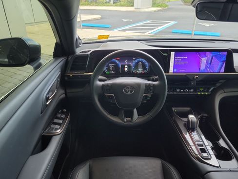 Certified 2024 Toyota Crown AWD/4WD image 25