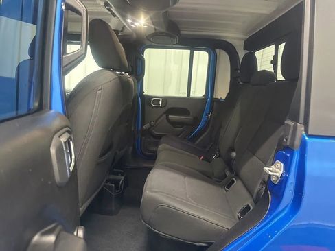 Used 2022 Jeep Gladiator Sport image 11