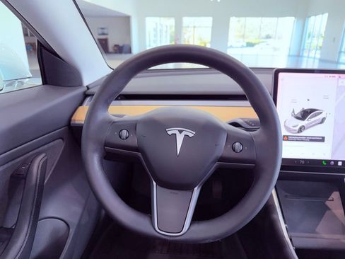 Used 2019 Tesla Model 3 Long Range image 17