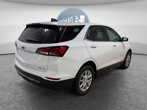 Used 2022 Chevrolet Equinox LT image 3