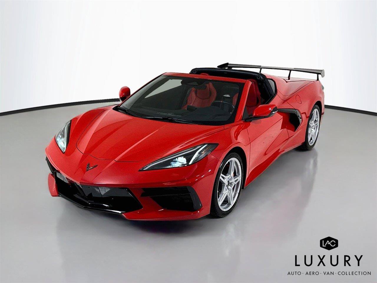 Used 2025 Chevrolet Corvette Stingray Coupe w/ 1LT RWD image 3