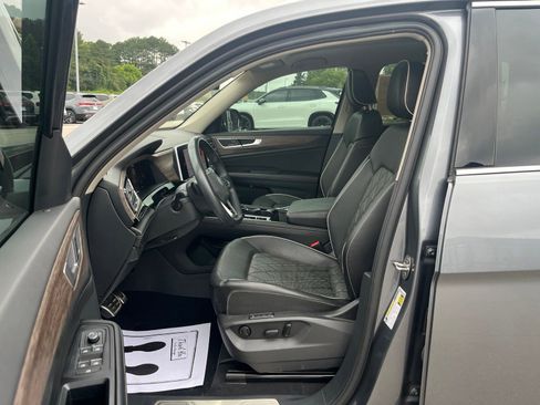 Used 2024 Volkswagen Atlas SEL Premium R-Line AWD/4WD image 32