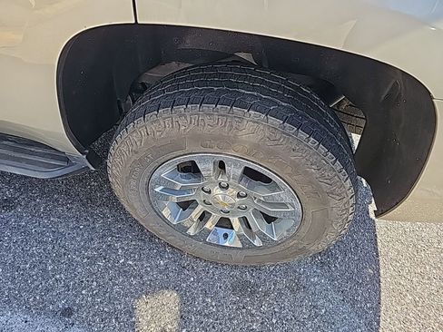 Used 2016 Chevrolet Tahoe LT image 3