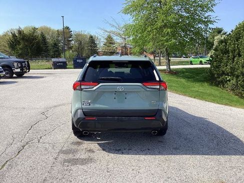 Used 2020 Toyota RAV4 XLE Premium AWD/4WD image 5