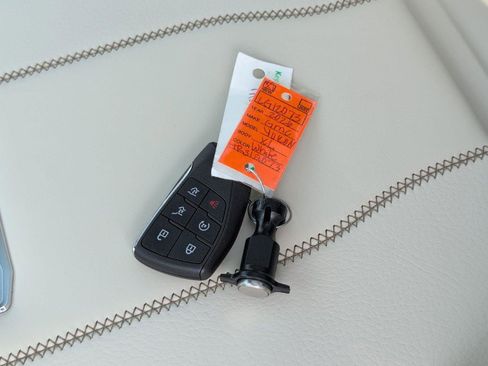 New 2026 GMC Yukon XL Denali w/ Denali Reserve Package image 9