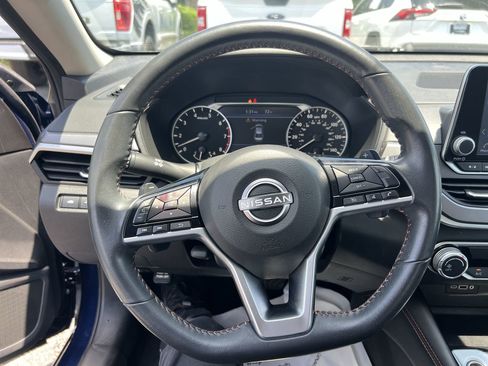 Used 2023 Nissan Altima 2.5 SR FWD image 18