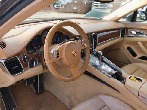 Used 2014 Porsche Panamera GTS image 17