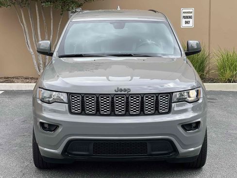 Used 2022 Jeep Grand Cherokee Laredo X RWD image 14