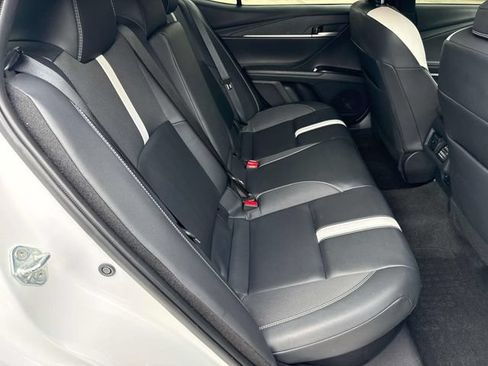 Used 2025 Toyota Camry SE FWD image 9