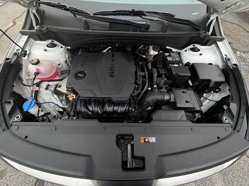 Used 2025 Kia Sportage LX image 36