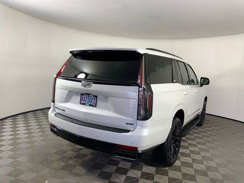 Used 2024 Cadillac Escalade Sport Platinum w/ LPO, ONYX Package image 3