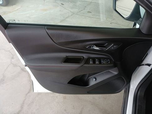Used 2024 Chevrolet Equinox RS FWD image 23