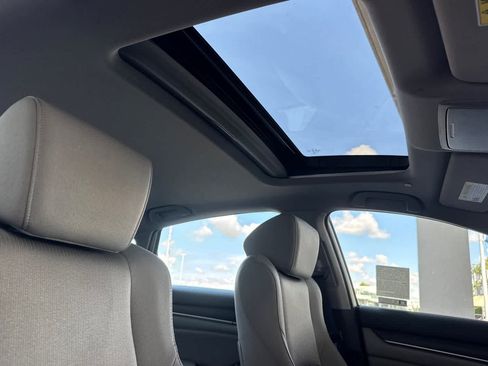 Used 2018 Honda Accord EX image 17