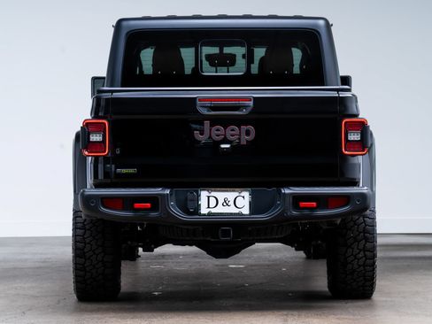 Used 2023 Jeep Gladiator Rubicon w/ Safety Group AWD/4WD image 5