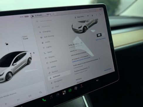 Used 2018 Tesla Model 3 Long Range RWD image 40