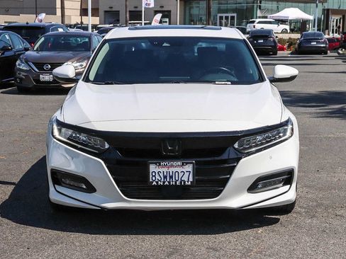 Used 2020 Honda Accord Touring image 2