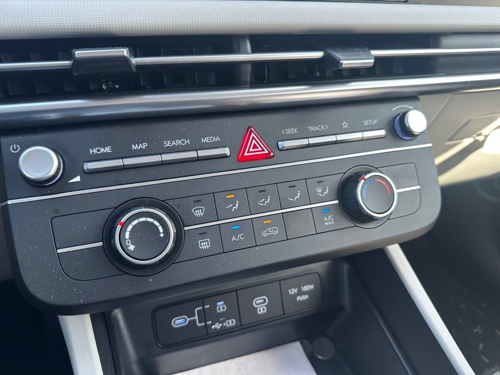 New 2025 Hyundai Tucson SE FWD image 17