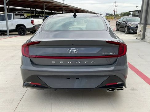 Used 2021 Hyundai Sonata Limited w/ Preferred Accessory Package FWD image 7