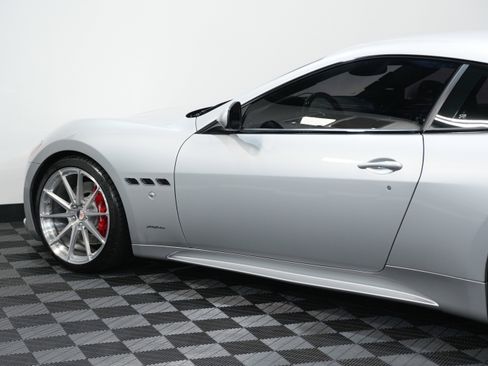 Used 2015 Maserati GranTurismo Sport image 22