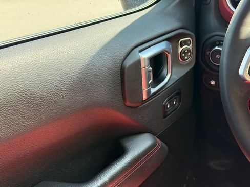 Used 2023 Jeep Wrangler Unlimited Rubicon 4xe AWD/4WD image 8