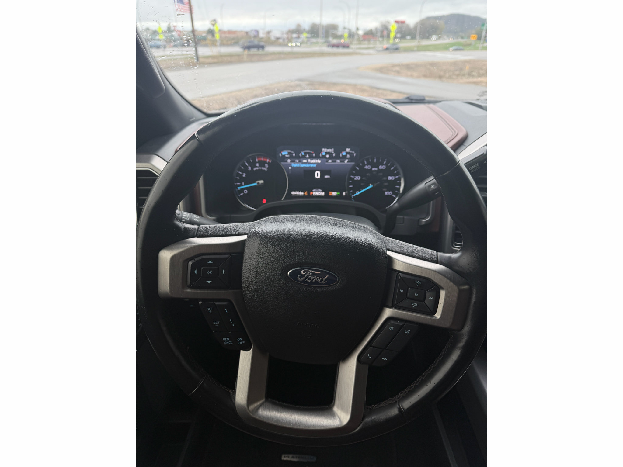 Used 2022 Ford F250 Platinum w/ FX4 Off-Road Package AWD/4WD image 13