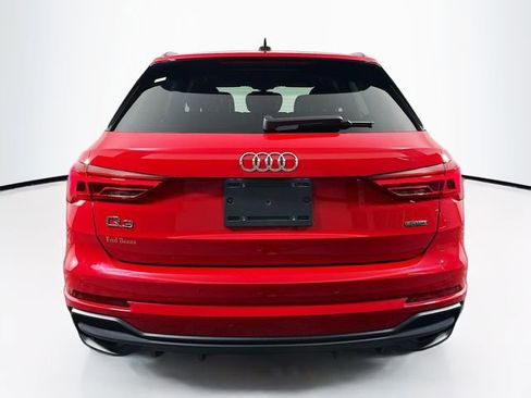 Used 2023 Audi Q3 2.0T Premium w/ Black Optic Sport Package image 7