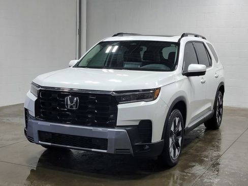 Used 2026 Honda Pilot Touring image 2