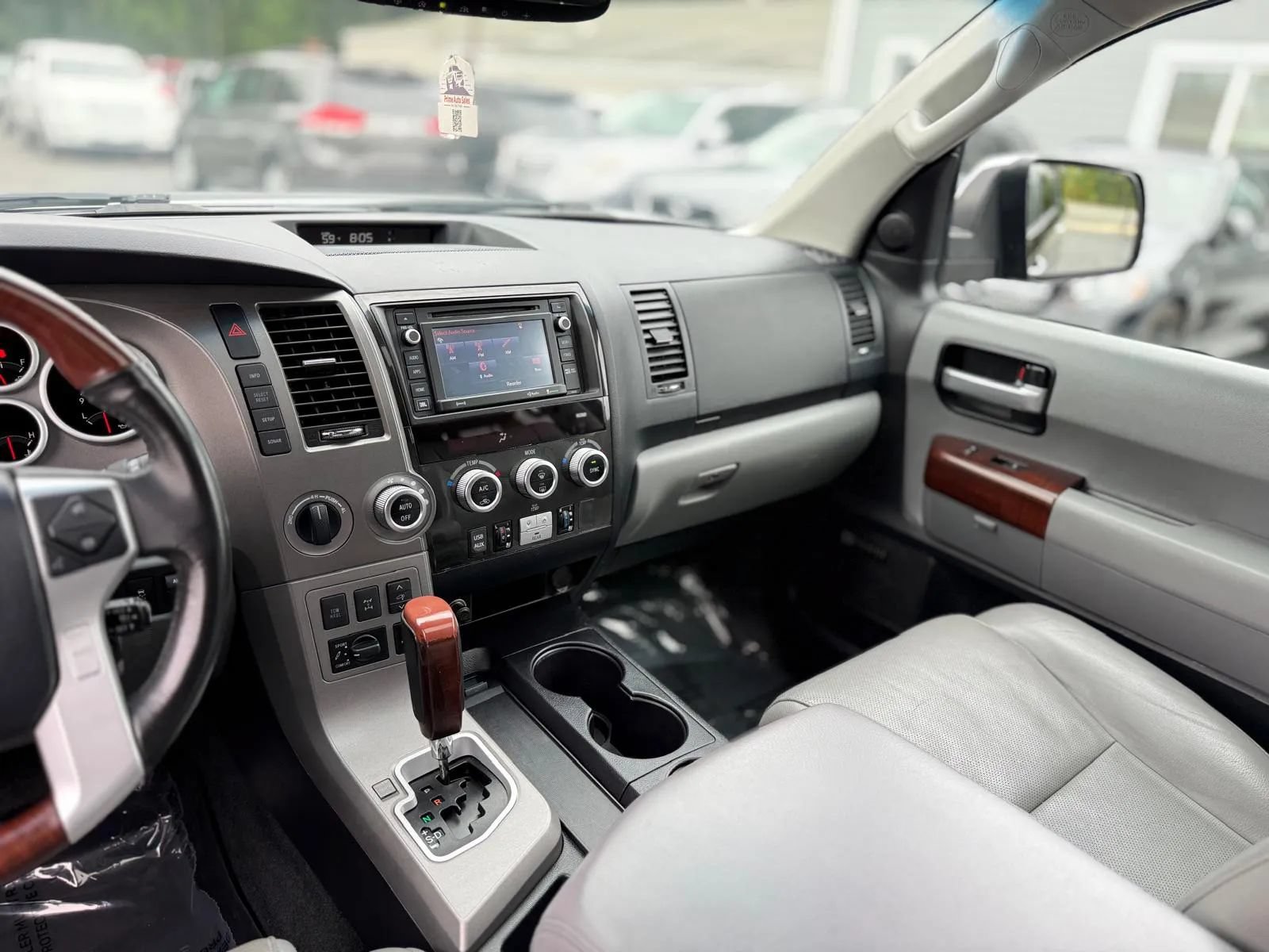 Used 2017 Toyota Sequoia Platinum AWD/4WD image 22