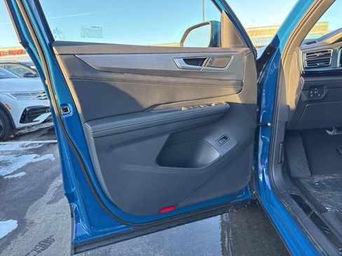 New 2025 Volkswagen Atlas Cross Sport SE image 10