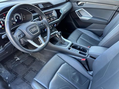 Certified 2025 Audi Q3 2.0T Premium AWD/4WD image 7