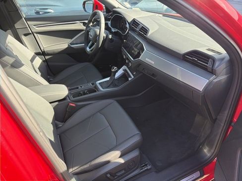 Used 2025 Audi Q3 2.0T Premium Plus w/ Premium Plus Package image 9