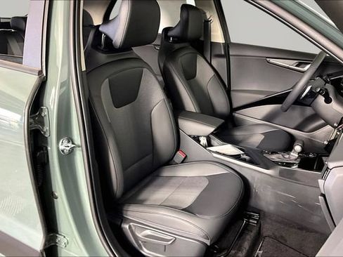 New 2026 Kia Niro EX FWD image 12