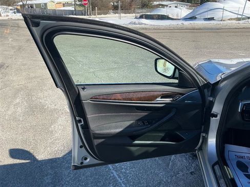 Used 2017 BMW 540i xDrive AWD/4WD image 19