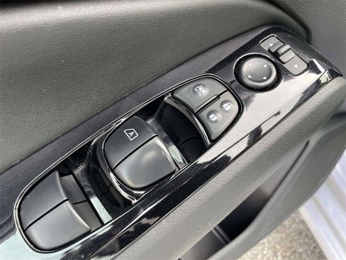 Used 2024 Nissan Altima 2.5 SR image 17