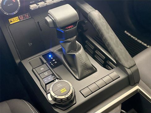 Certified 2025 Toyota Tacoma TRD Sport image 28