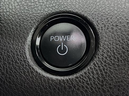 Used 2025 Toyota Camry LE image 23