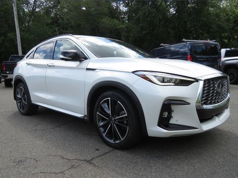 Used 2023 INFINITI QX55 Sensory w/ Lighting Package AWD/4WD image 3