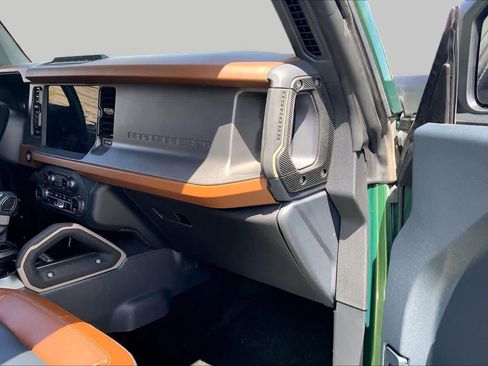 Used 2024 Ford Bronco Outer Banks AWD/4WD image 18