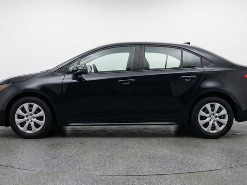 Used 2025 Toyota Corolla LE FWD image 5