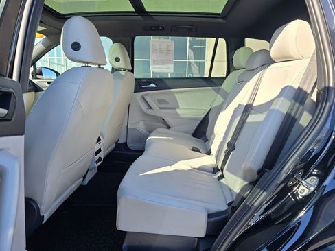 Certified 2024 Volkswagen Tiguan SE R-Line image 13