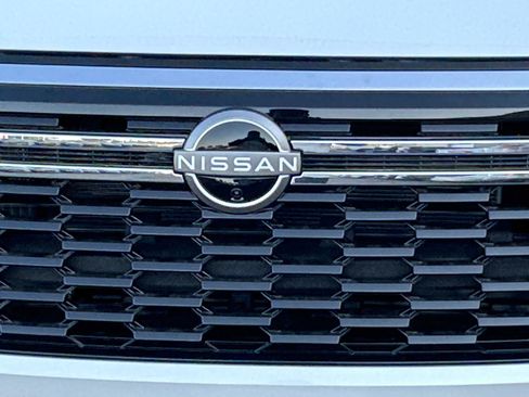 New 2026 Nissan Armada SL w/ Captain's Chari Seat Package image 9