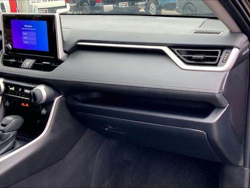 Used 2025 Toyota RAV4 LE image 18