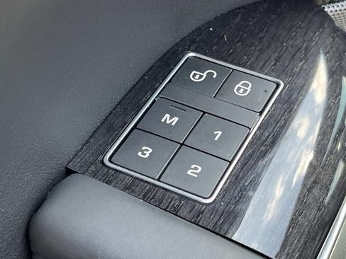Used 2019 Land Rover Range Rover Sport HSE AWD/4WD image 32