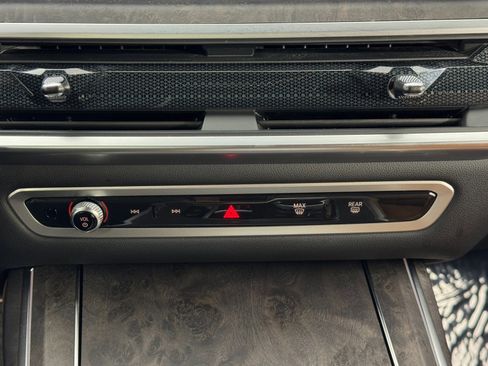 Used 2023 BMW X7 xDrive40i w/ M Sport Package image 34