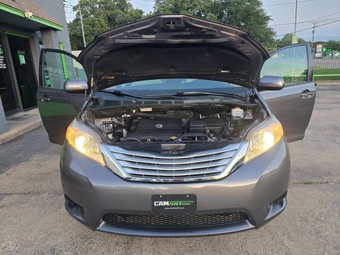 Used 2012 Toyota Sienna LE FWD image 60