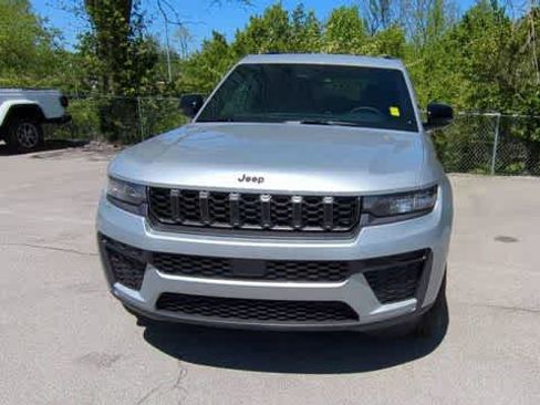 New 2026 Jeep Grand Cherokee Altitude AWD/4WD image 3