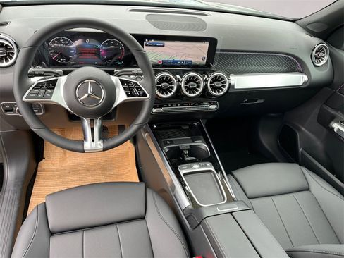 New 2025 Mercedes-Benz GLB 250 4MATIC image 7