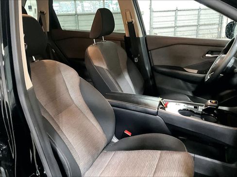 Used 2023 Nissan Rogue SV image 9