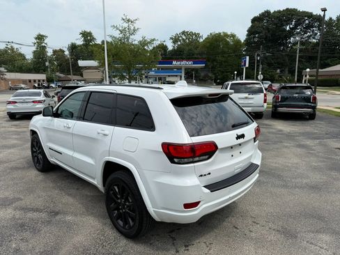 Used 2019 Jeep Grand Cherokee Altitude AWD/4WD image 6
